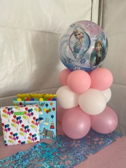 balloon-centerpiece-elsa